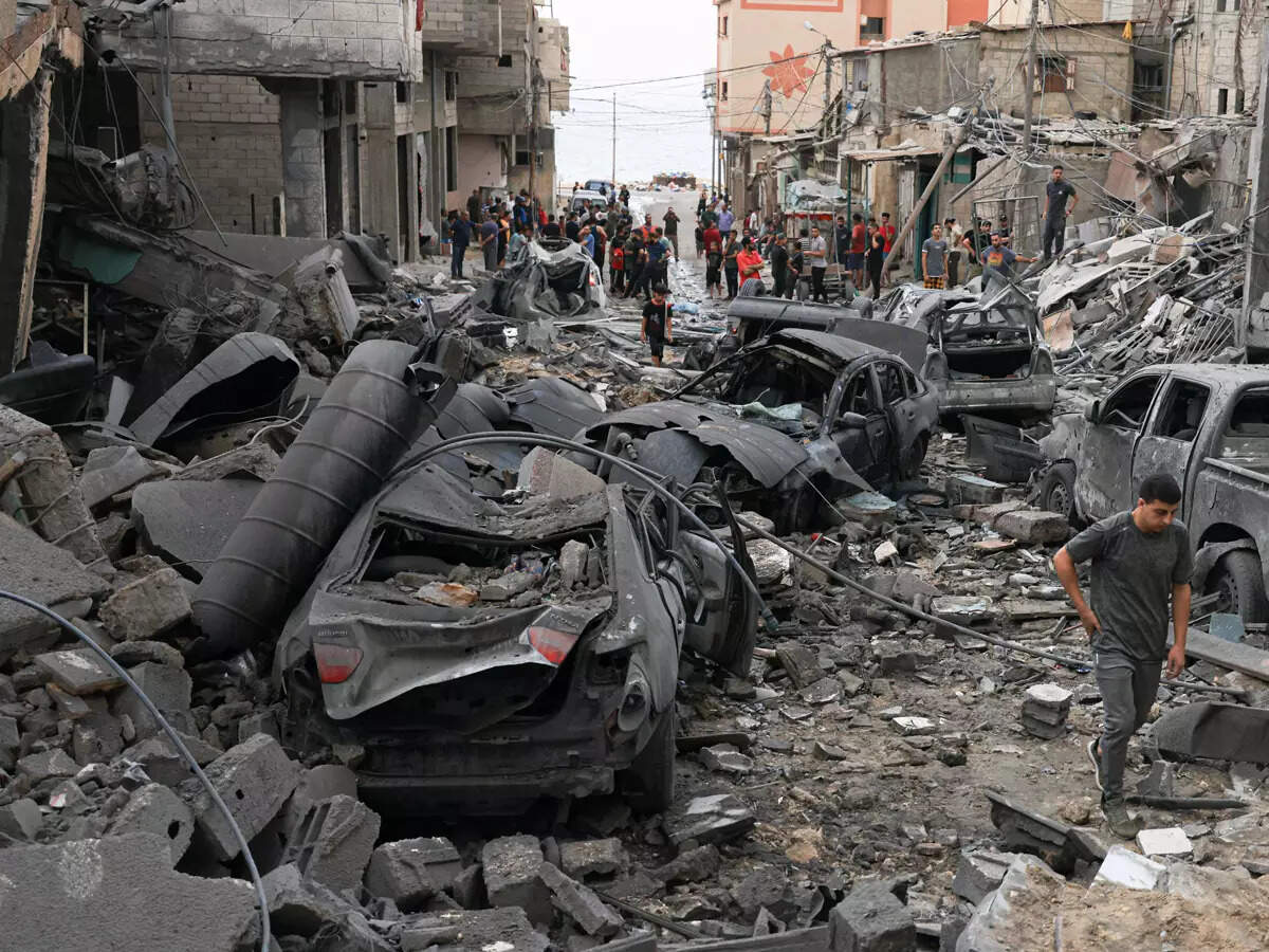 Israel launches fresh airstrikes on Gaza and battles to repel Hamas