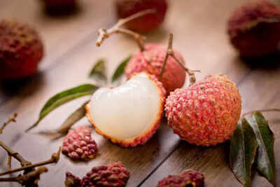 Tips to choose sweet lychees in the market and the right way to store them